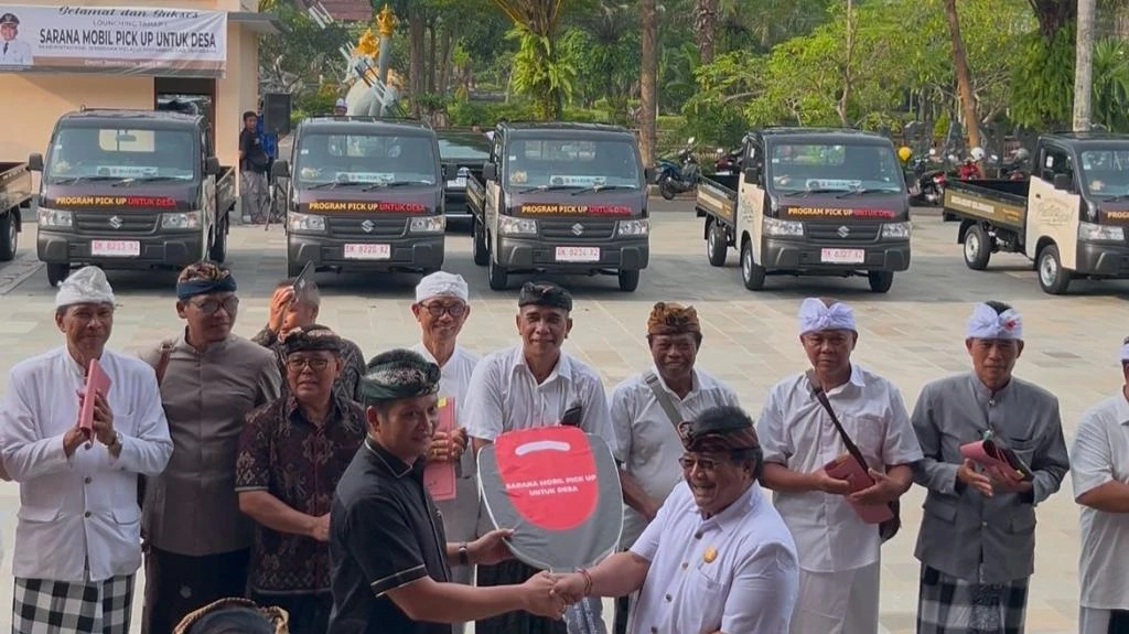 Dukung pelestarian adat dan budaya, Pemerintah Kabupaten Jembrana Luncurkan Program Mobil Pickup untuk Desa Adat