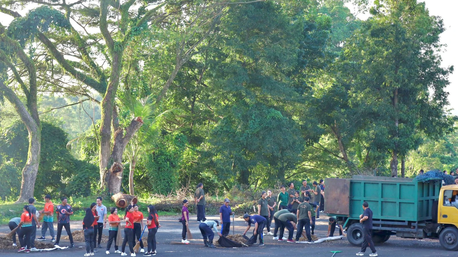 Tingkatkan Kesehatan dan Kepedulian Lingkungan, Pemkab Jembrana Gelar Jumat Sehat