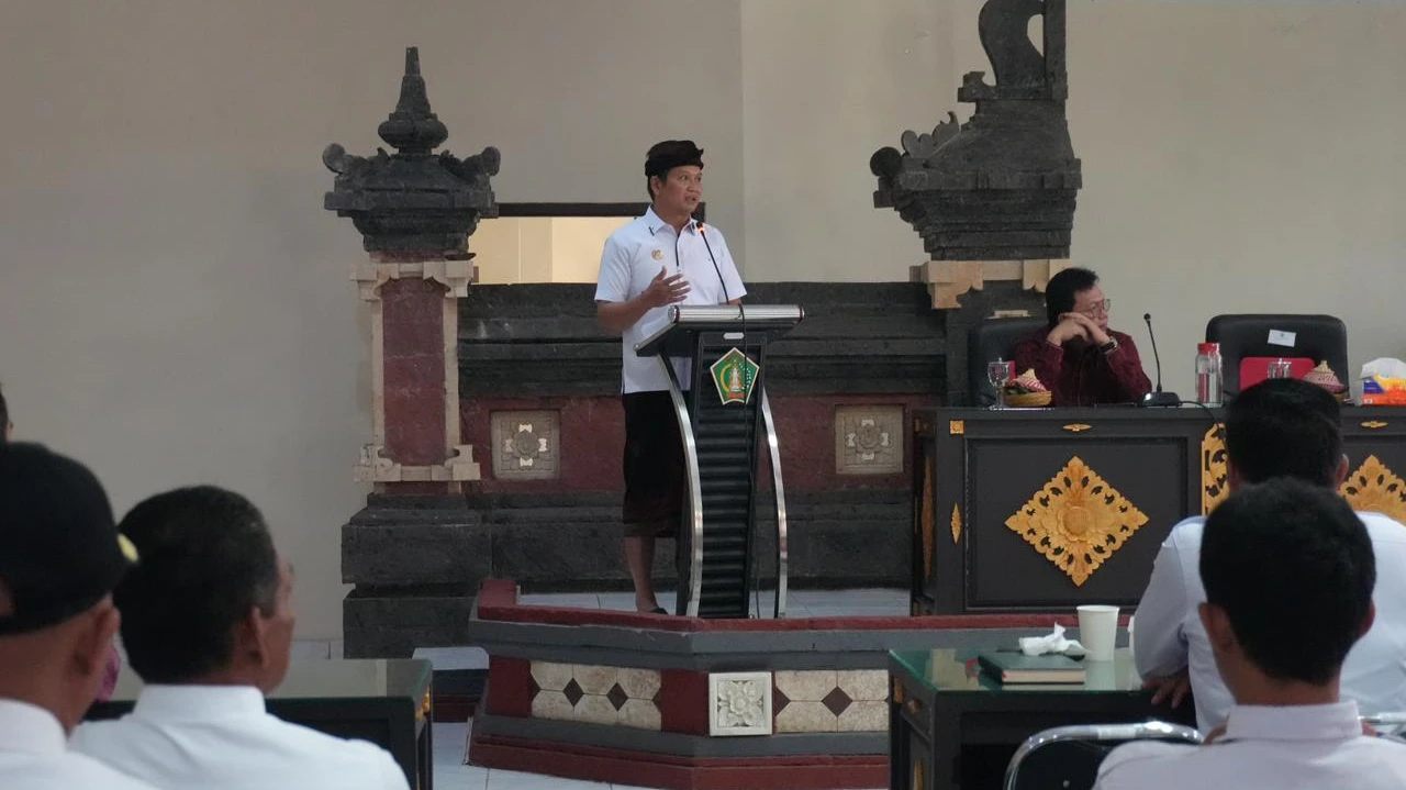 Pemkab Jembrana Sosialisasikan Skema Beasiswa "1 Keluarga 1 Sarjana" Program Pemprov Bali